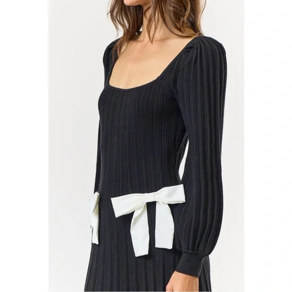 435 • Black Viscose Blend Pleat Knit Scoop Neck White Bows Balloon Sleeve Dress - Picture 4 of 5